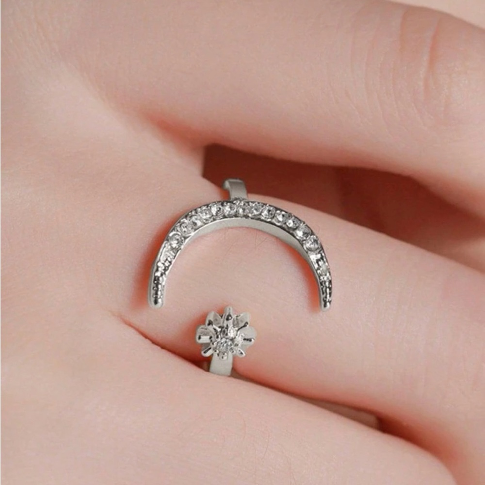💖5 items for $25 Sale!💖 Rhinestone Moon & Star Cuff Ring - Picture 5 of 6